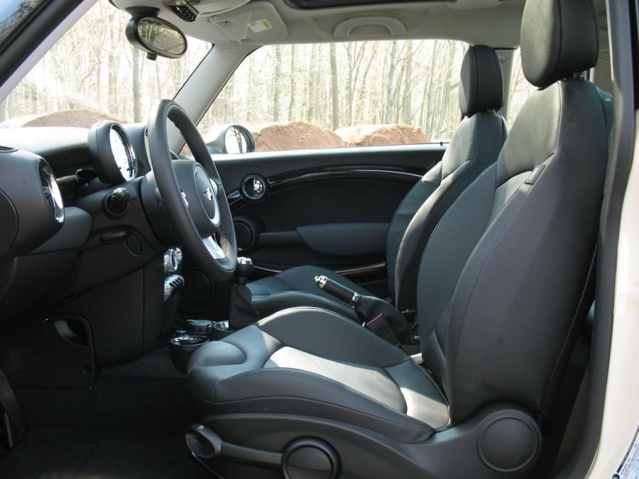  Mini Cooper Clubman 2008 года  (фото 33 из 53)